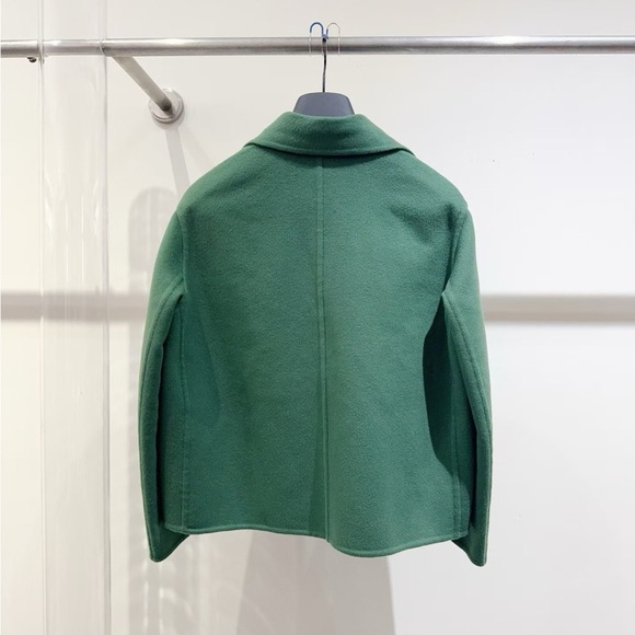 Authentic Hermes Women's Green Wool Cape - Picture 2 of 6